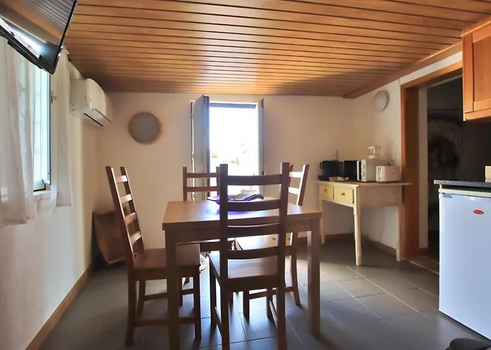 A Casa Da Lena Holiday home Foz do Cobrao